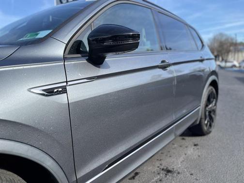 2020 Volkswagen Tiguan 2.0T SE R-Line Black