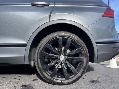 2020 Volkswagen Tiguan 2.0T SE R-Line Black