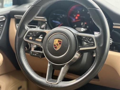2021 Porsche Macan Base