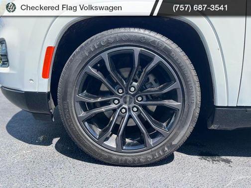 Bright White Clearcoat 2024 Jeep Grand Wagoneer L Series II 4x4