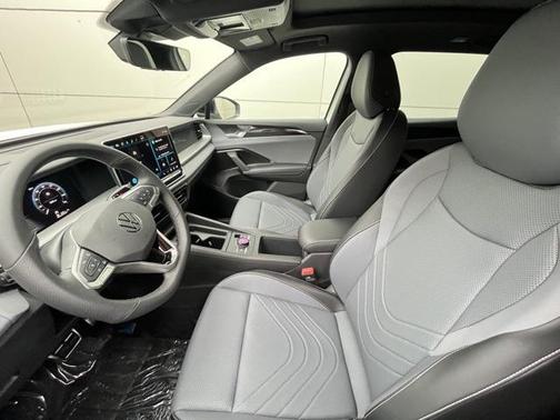 2025 Volkswagen Tiguan 2.0T SE R-Line Black 4MOTION