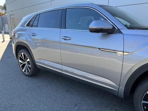 2026 Volkswagen Atlas Cross Sport 2.0T SEL Premium