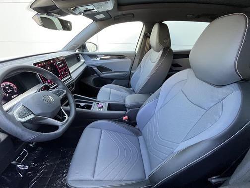 2025 Volkswagen Tiguan 2.0T SE R-Line Black 4MOTION