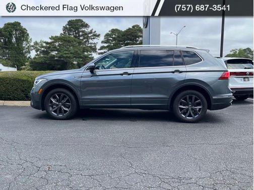 Platinum Gray Metallic 2023 Volkswagen Tiguan 2.0T SE