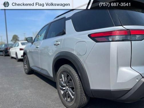 2024 Nissan Pathfinder SV FWD