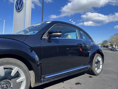 2019 Volkswagen Beetle 2.0T SE