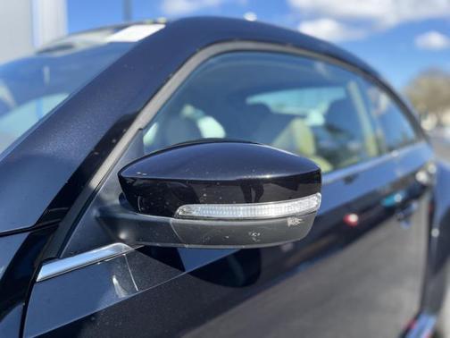 2019 Volkswagen Beetle 2.0T SE