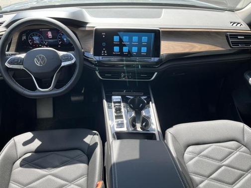 2025 Volkswagen Atlas 2.0T SE w/Technology 4MOTION