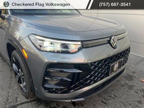 platinum gray metallic 2026 Volkswagen Tiguan 2.0T SE R-Line Black 4MOTION