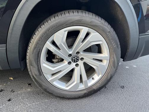 2022 Volkswagen Atlas 2.0T SE w/Technology