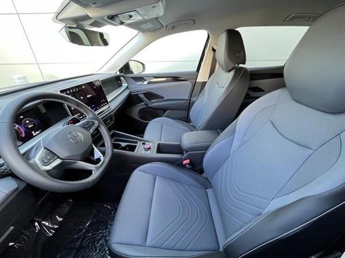 2025 Volkswagen Tiguan 2.0T SE 4MOTION