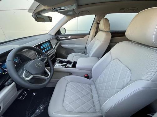 2025 Volkswagen Atlas 2.0T SEL Premium R-Line 4MOTION