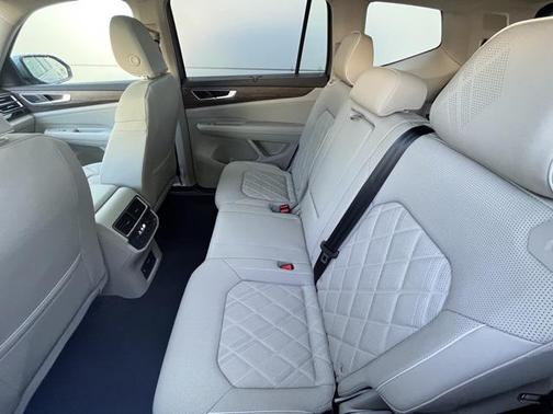 2025 Volkswagen Atlas 2.0T SEL Premium R-Line 4MOTION