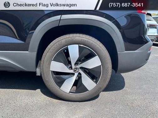 Deep Black 2024 Volkswagen Taos 1.5T S