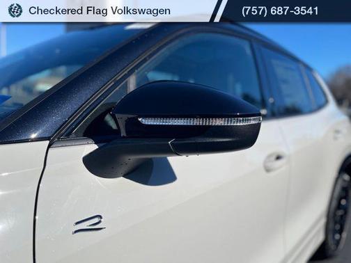 platinum gray metallic 2026 Volkswagen Tiguan 2.0T SE R-Line Black 4MOTION