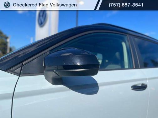 Monument Gray w/Deep Black Roof 2026 Volkswagen Taos SE Black