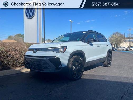 Monument Gray w/Deep Black Roof 2026 Volkswagen Taos SE Black