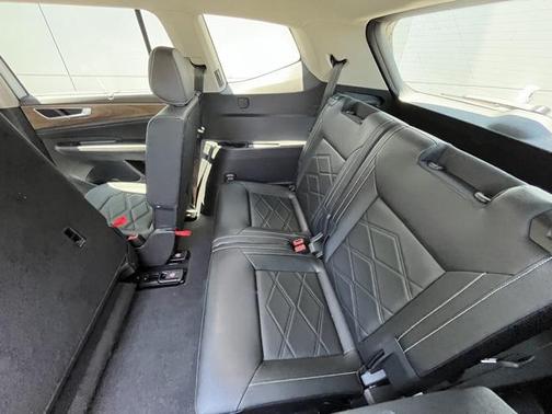 2025 Volkswagen Atlas 2.0T SE w/Technology 4MOTION