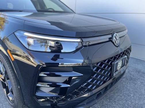 2026 Volkswagen Tiguan 2.0T SE R-Line Black 4MOTION