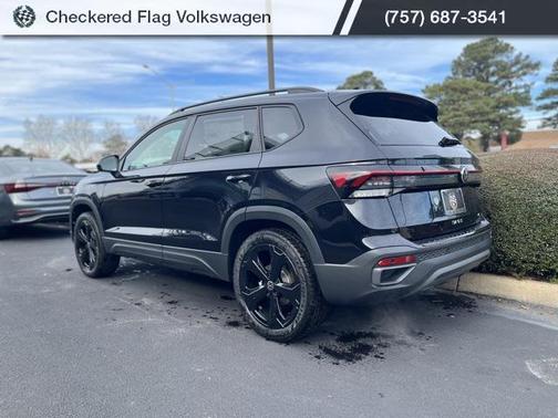 2026 Volkswagen Taos SE Black