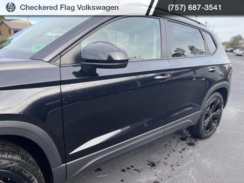 2026 Volkswagen Taos SE Black