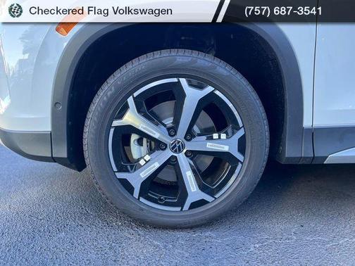 White 2026 Volkswagen Tiguan 2.0T SE 4MOTION