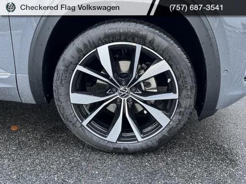 pure gray 2026 Volkswagen Atlas Cross Sport 2.0T SEL Premium