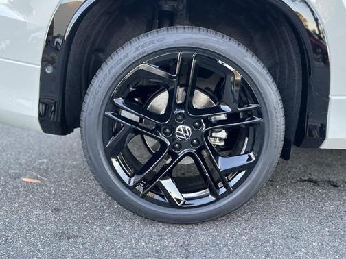 2026 Volkswagen Tiguan 2.0T SE R-Line Black 4MOTION