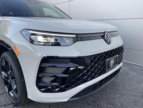 2026 Volkswagen Tiguan 2.0T SE R-Line Black 4MOTION