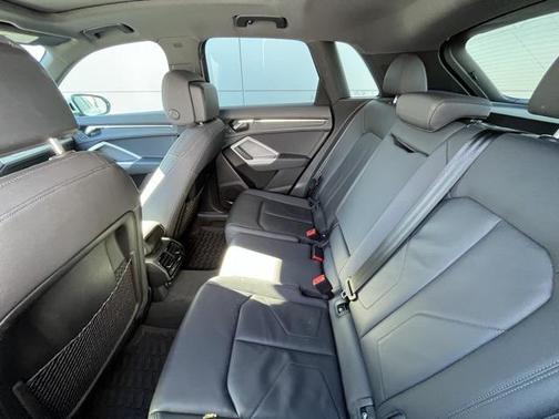 2021 Audi Q3 45 S line Premium