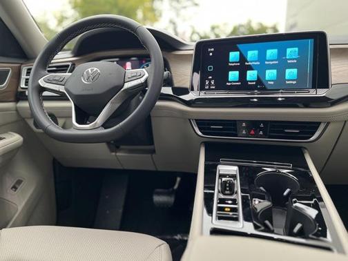 2026 Volkswagen Atlas 2.0T SE w/Technology 4MOTION