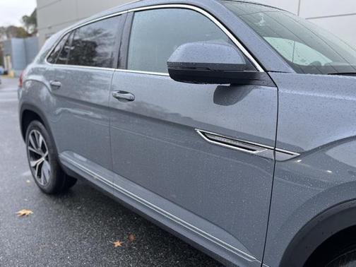 2026 Volkswagen Atlas Cross Sport 2.0T SEL Premium