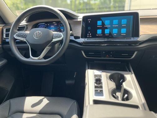 2025 Volkswagen Atlas 2.0T SE