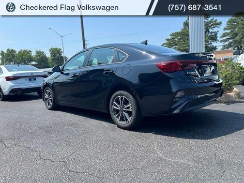 Aurora Black 2023 Kia Forte LXS
