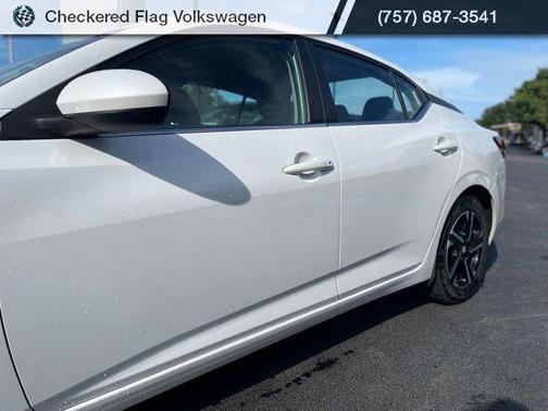 Aspen White Tricoat 2024 Nissan Sentra SV