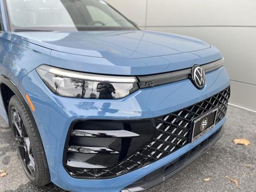 2026 Volkswagen Tiguan 2.0T SE R-Line Black 4MOTION