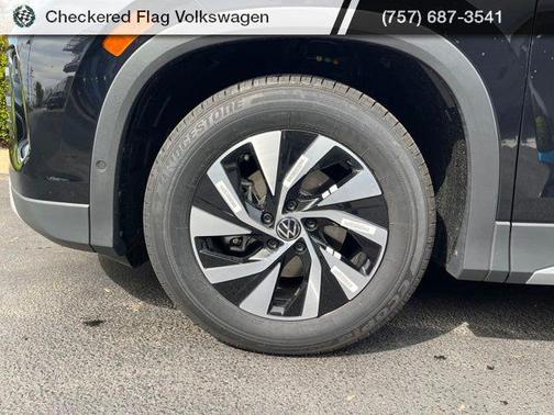 deep black pearl 2026 Volkswagen Tiguan 2.0T S
