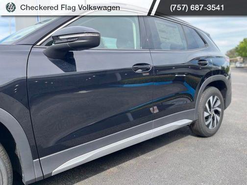 deep black pearl 2026 Volkswagen Tiguan 2.0T S