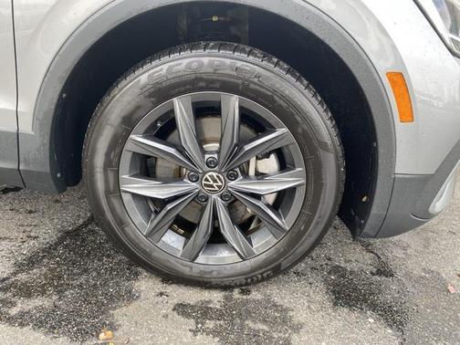 2024 Volkswagen Tiguan 2.0T SE 4MOTION