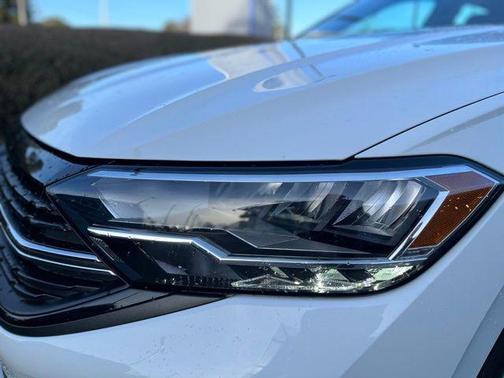 Pure White 2023 Volkswagen Jetta 1.5T Sport