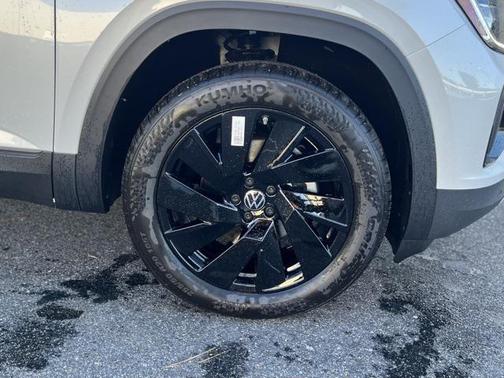 2026 Volkswagen Atlas Cross Sport 2.0T SE w/Technology 4MOTION