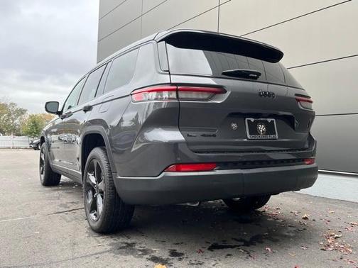 Photo 5 of 46 of 2021 Jeep Grand Cherokee L Laredo