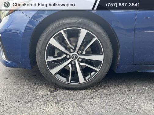 2023 Nissan Maxima SV Xtronic CVT