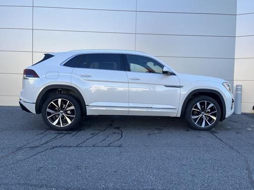 2026 Volkswagen Atlas Cross Sport 2.0T SEL Premium