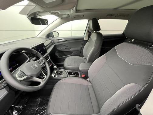 2025 Volkswagen Taos 1.5T SE Black