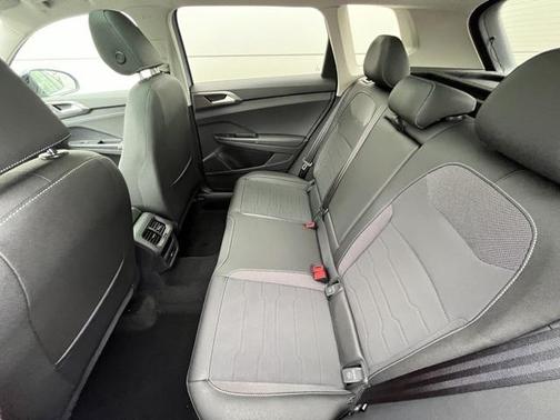 2025 Volkswagen Taos 1.5T SE Black