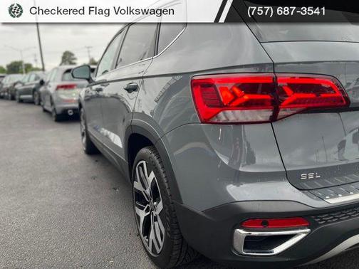 Pure Gray 2022 Volkswagen Taos 1.5T SEL