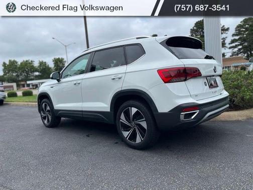 Pure White 2023 Volkswagen Taos 1.5T SE