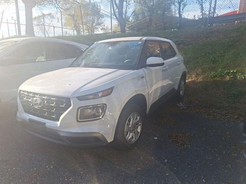 2022 Hyundai VENUE SE