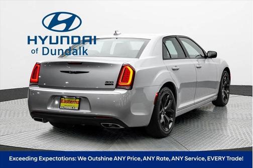 2022 Chrysler 300 Touring